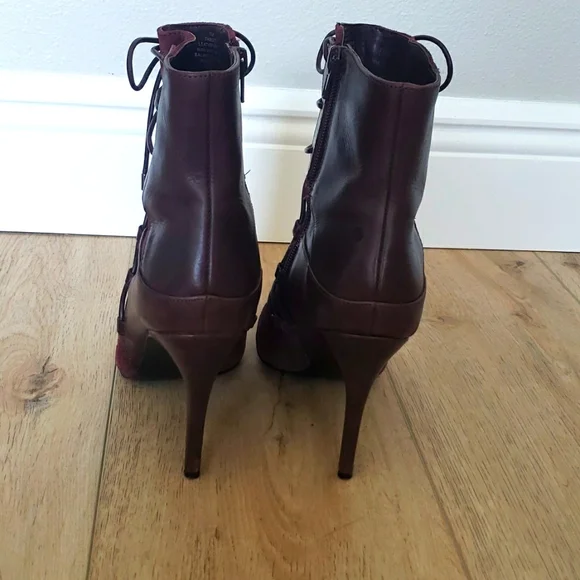 NINE WEST ankle bootie (boots). Like new! - Picture 5 of 14
